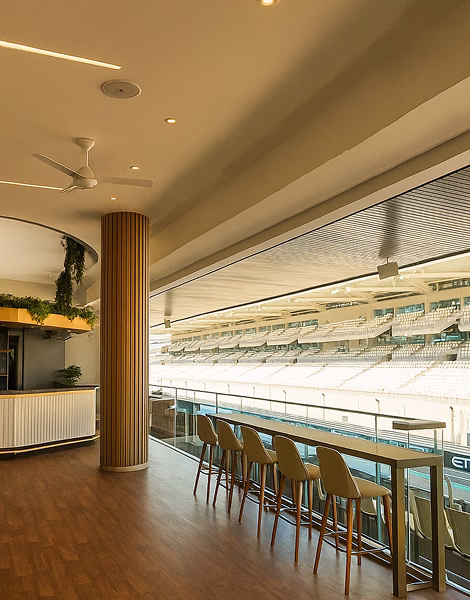 UPTOWN contemporary image